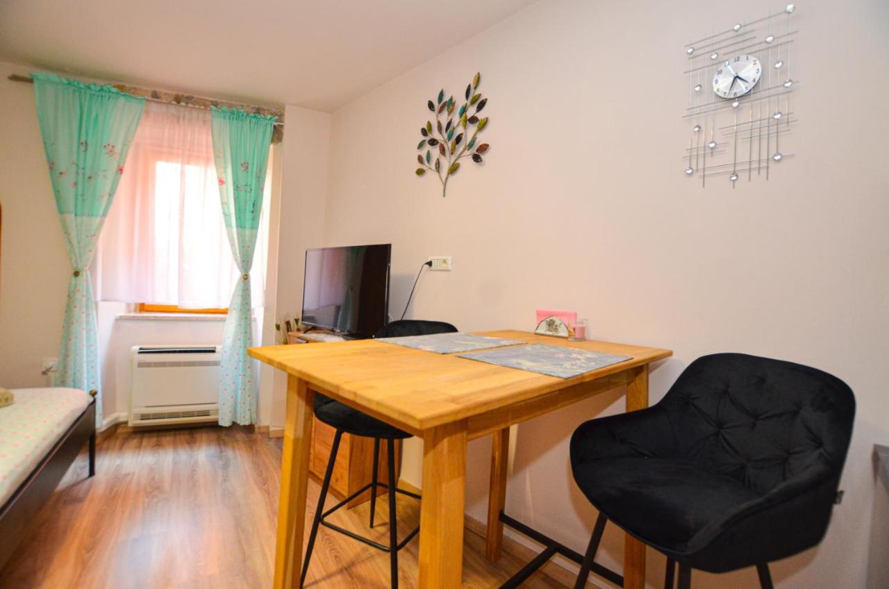 Klaudia Studio โรวีน ภายนอก รูปภาพ